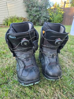 Snowboard Boots Women Size 7