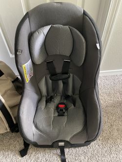 Evenflo Travel car Seat With Travel Bag