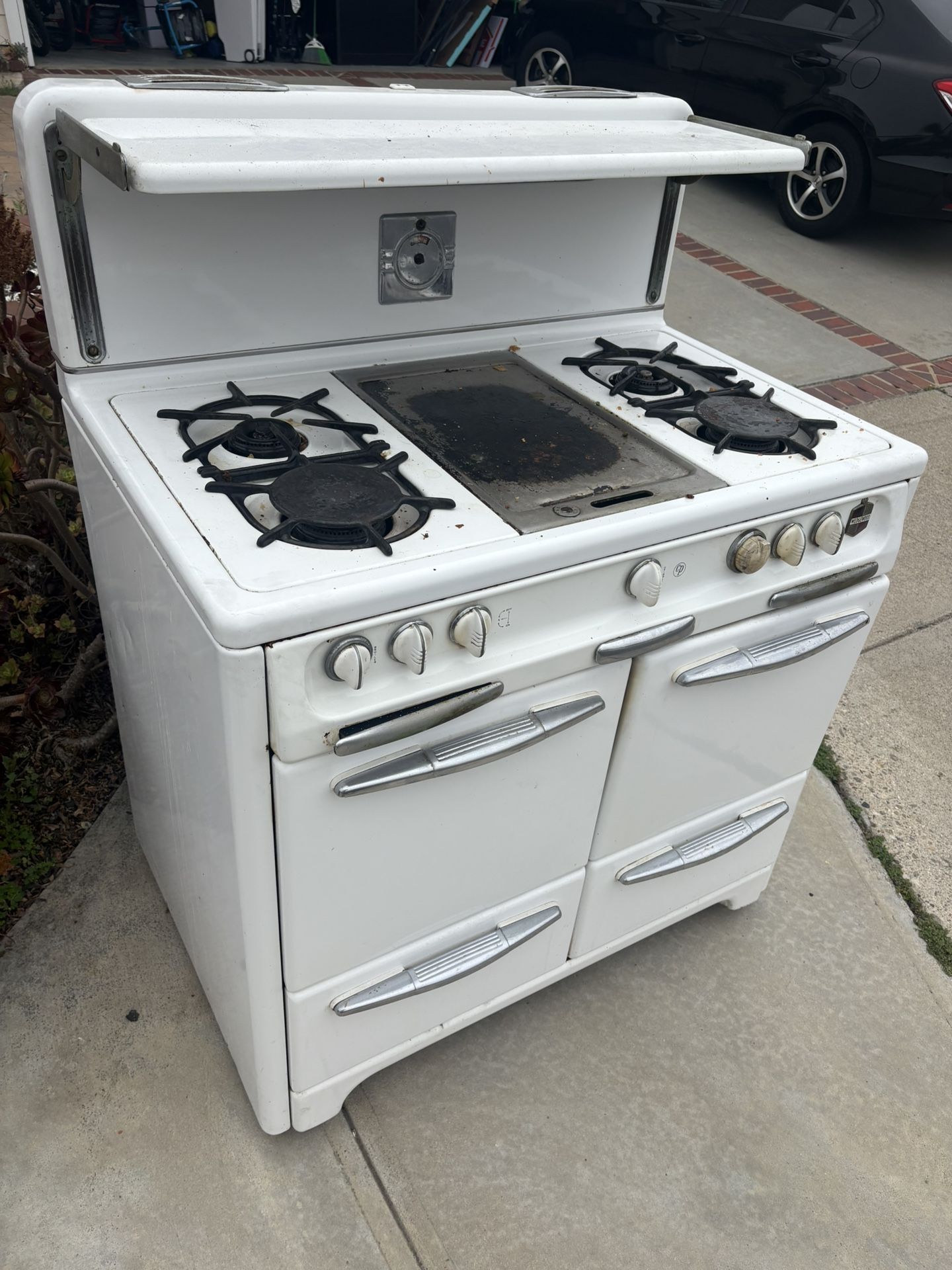 Antique Okeefe and Merritt Stove