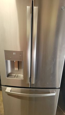 GE 33" REFRIGERATOR WORKS GREAT EXCELLENT CONDITION CAN DELIVER ANYWHERE