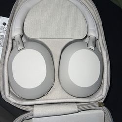 $260  Sony Headphones 1000XM5 Series