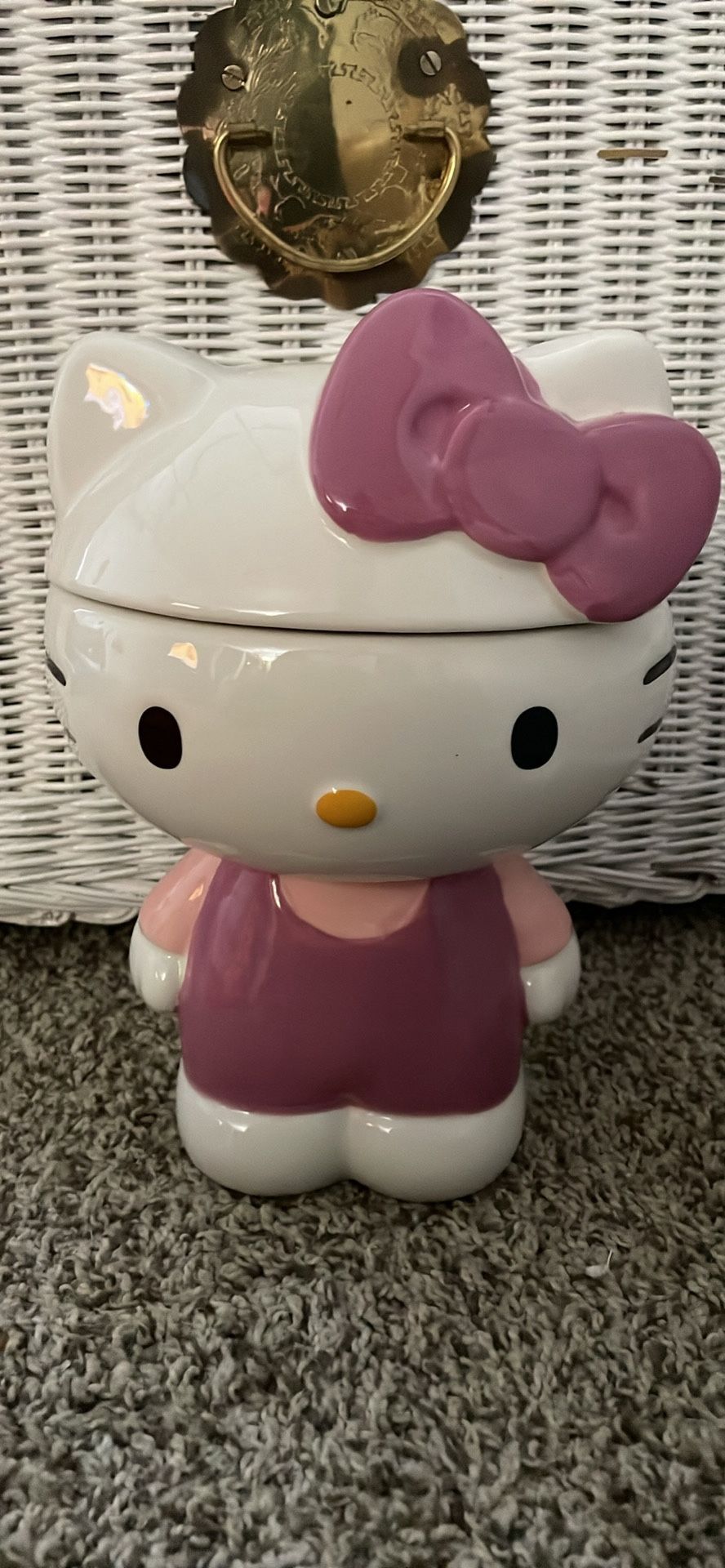 Hello Kitty ceramic jar