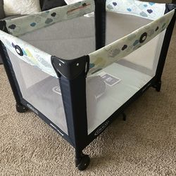 Baby playpen like new