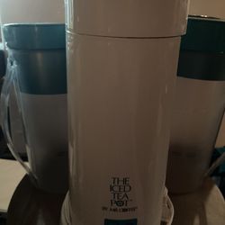 The Iced Tea Pot by Mr  Coffee 