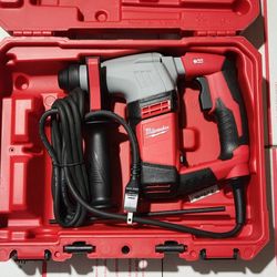 Milwaukee

5.5 Amp 5/8 in. Corded SDS-plus Concrete/Masonry Rotary Hammer Drill Kit with Case

