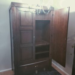 Entertainment Stand/Armoire 
