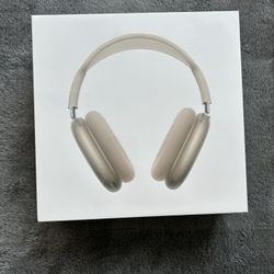 Starlight And Purple AirPod Maxs