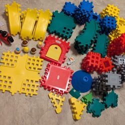 Vtg.Little Tikes Waffle Blocks LG. Lot Castle,  Waffle Town Building Set & More....