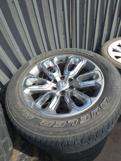 Dodge Ram 1500 20" Wheel & Tire - Set