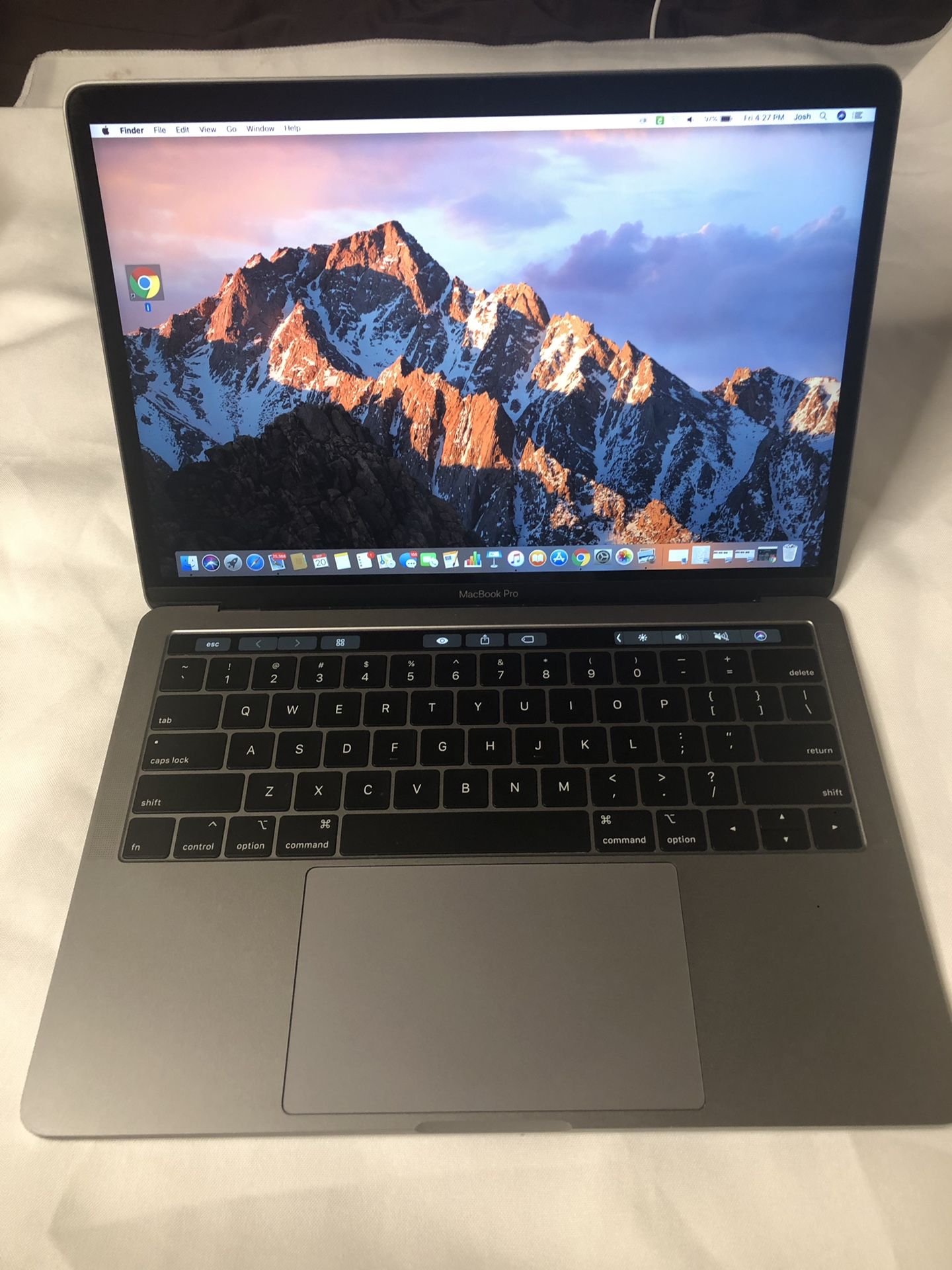 Apple MacBook Pro 13" with touchbar