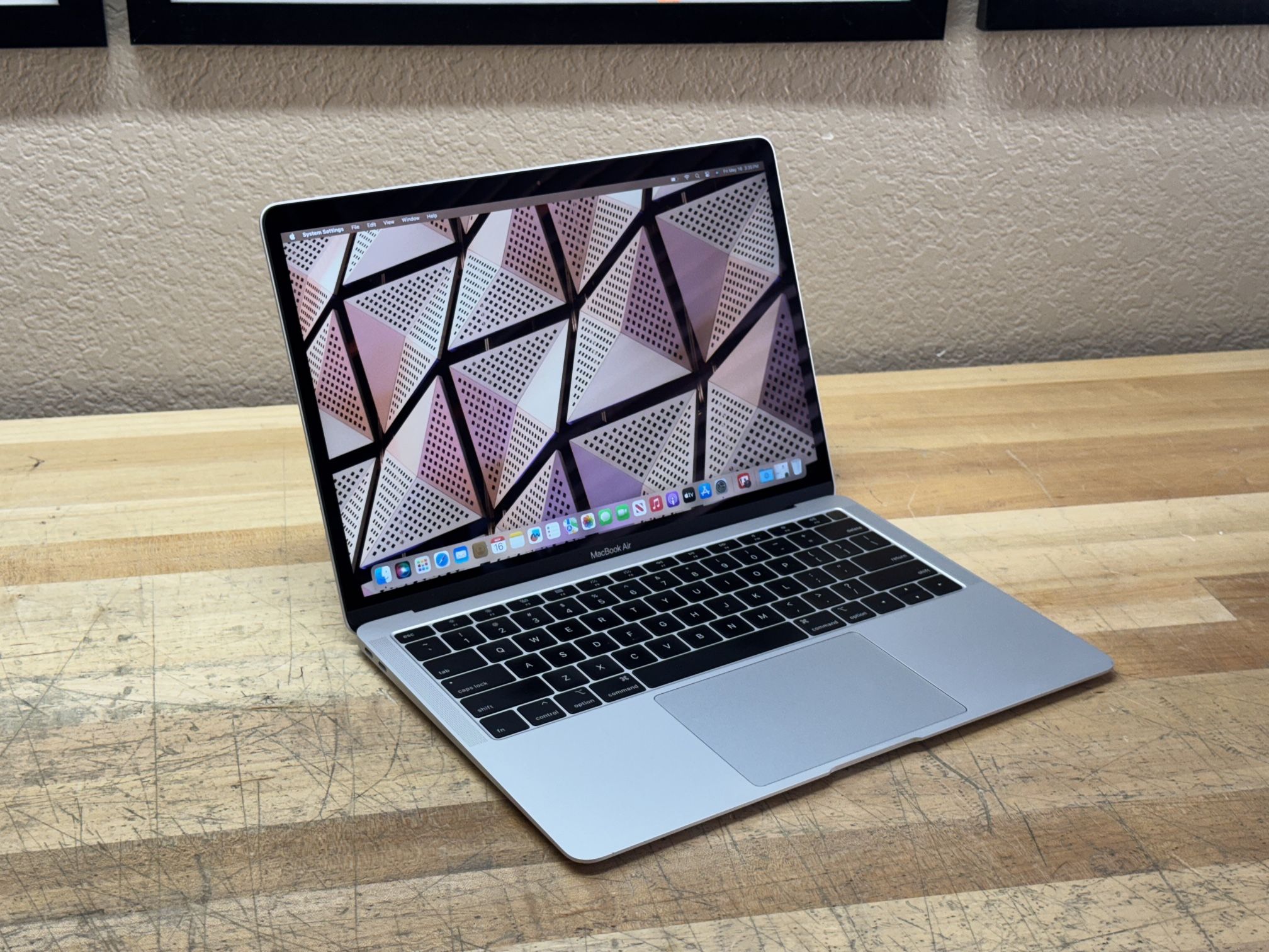 2018 13” MacBook Air - 1.6 GHz i5 - 8GB - 256GB SSD
