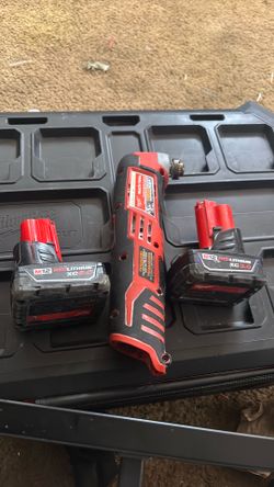 Milwaukee multi tool with 2 batteries 3.0 and 6.0