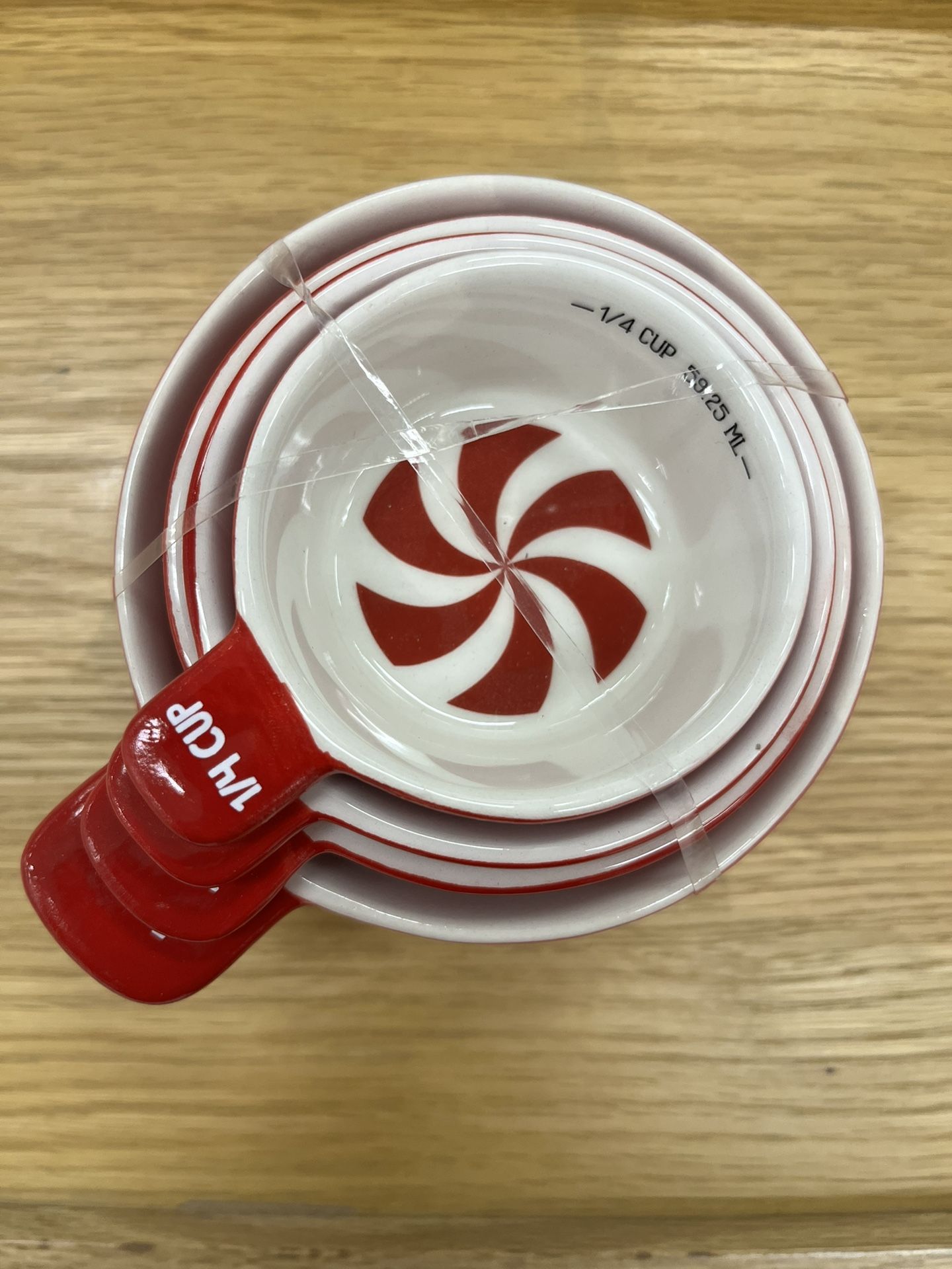 Ceramic Christmas Measuring Cups Set – Holiday Peppermint Baking Kit (4-Piece Red & White)