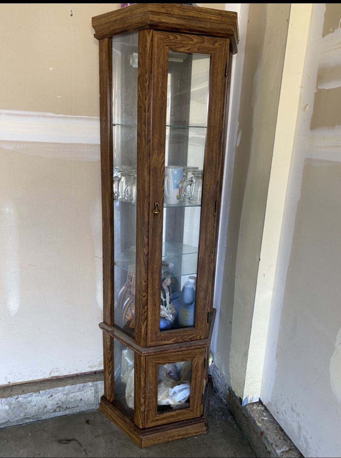 Free display cabinet