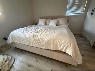 California king bed mattress includes