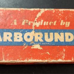 VINTAGE CARBORUNDUM Combination Sharpening Stone 109 SIC 6" x 2" x 1" N.Y. USA in it's Original Red Box.
Directions for use on bottom of box (2nd pic)