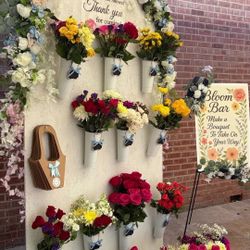 Bloom Bar Flower Board 