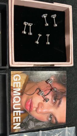 GemQueen Crystal Stud Earrings Set