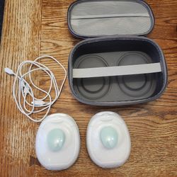 Willow Go Wearable Portable Pump And Case