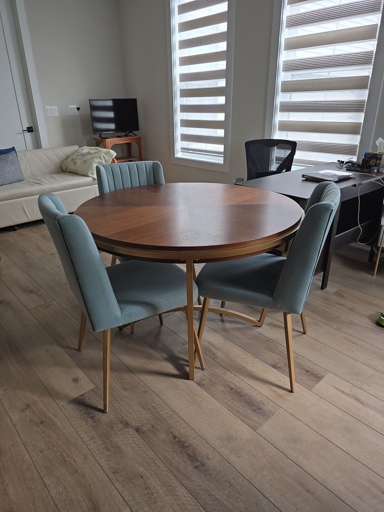 Dining Chair And Table Set 