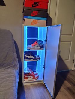custom shoes display