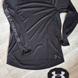 Under Armour Shirt, Size Medium 