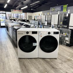 🔥LG 4.5 CUBIC FT. FRONT LOAD WASHER AND 7.4 CUBIC FT. GAS DRYER LAUNDRY PAIR🔥 FINANCING AVAILABLE 🔥