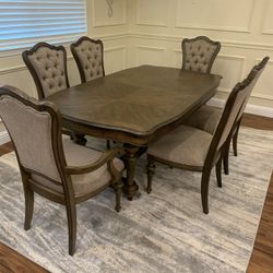 Formal dinning Table