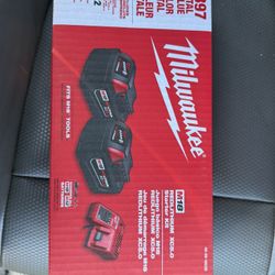 Milwaukee Battery And Charge 