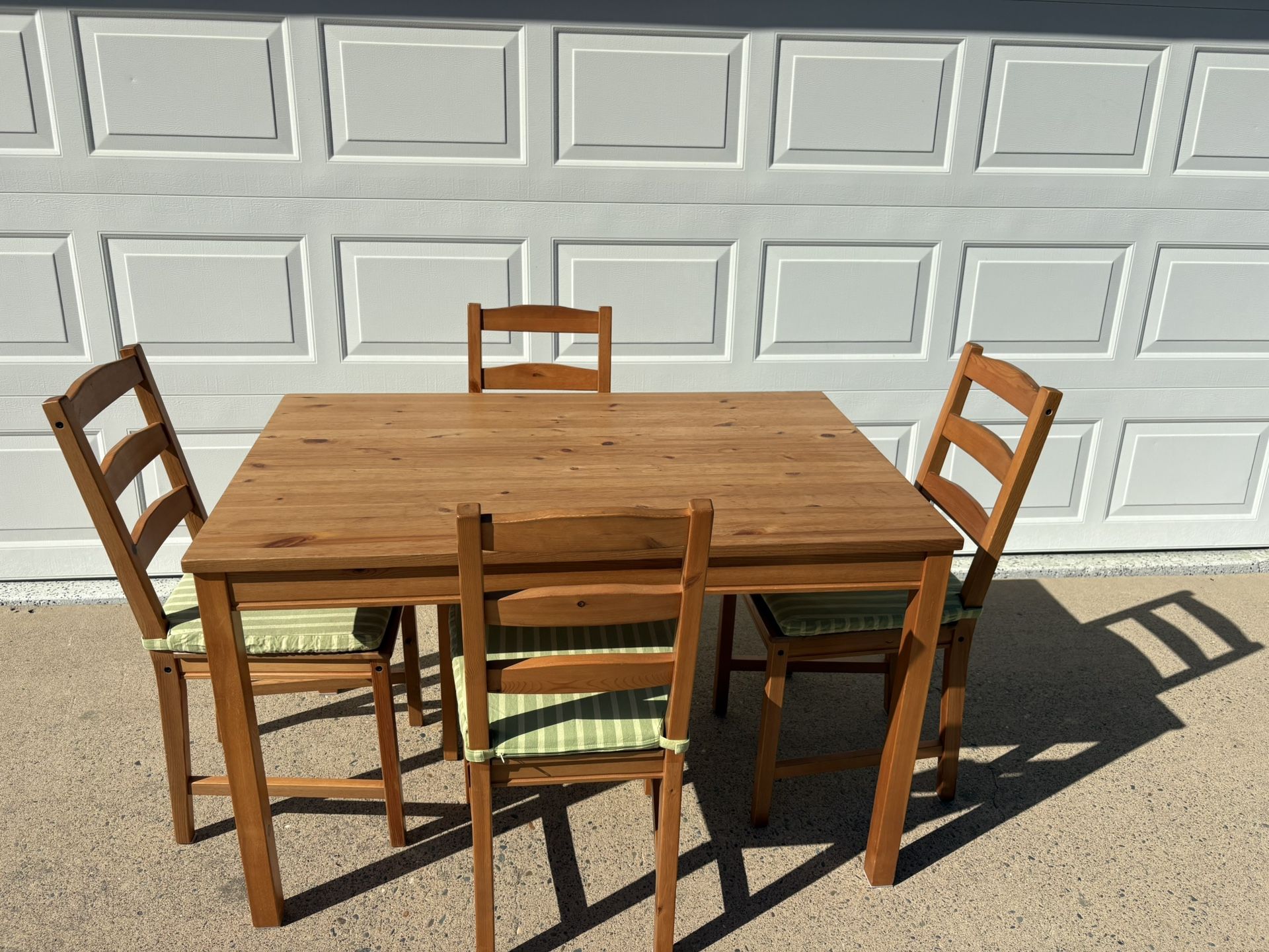 Pine Dining Table and 4 Chairs