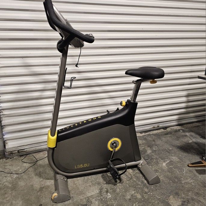 livestrong stationary bicycle by Matrix S-Series (used) – Fitness Equipment Specialist Exercise Bikes Bicicleta Spinning Livestrong