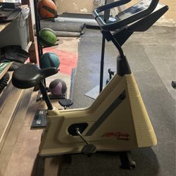Lifecycle 5500 Hr Exercise Bike