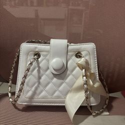 Cute white bag with bow