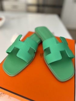 39 Hermes oran sandals NEW IN THE BOX