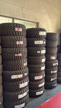 33X12.50R17 SET OF 4 MUD TIRES WITH INSTALLATION AND BALANCING 