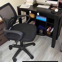 Small Computer Desk In An Office Chair