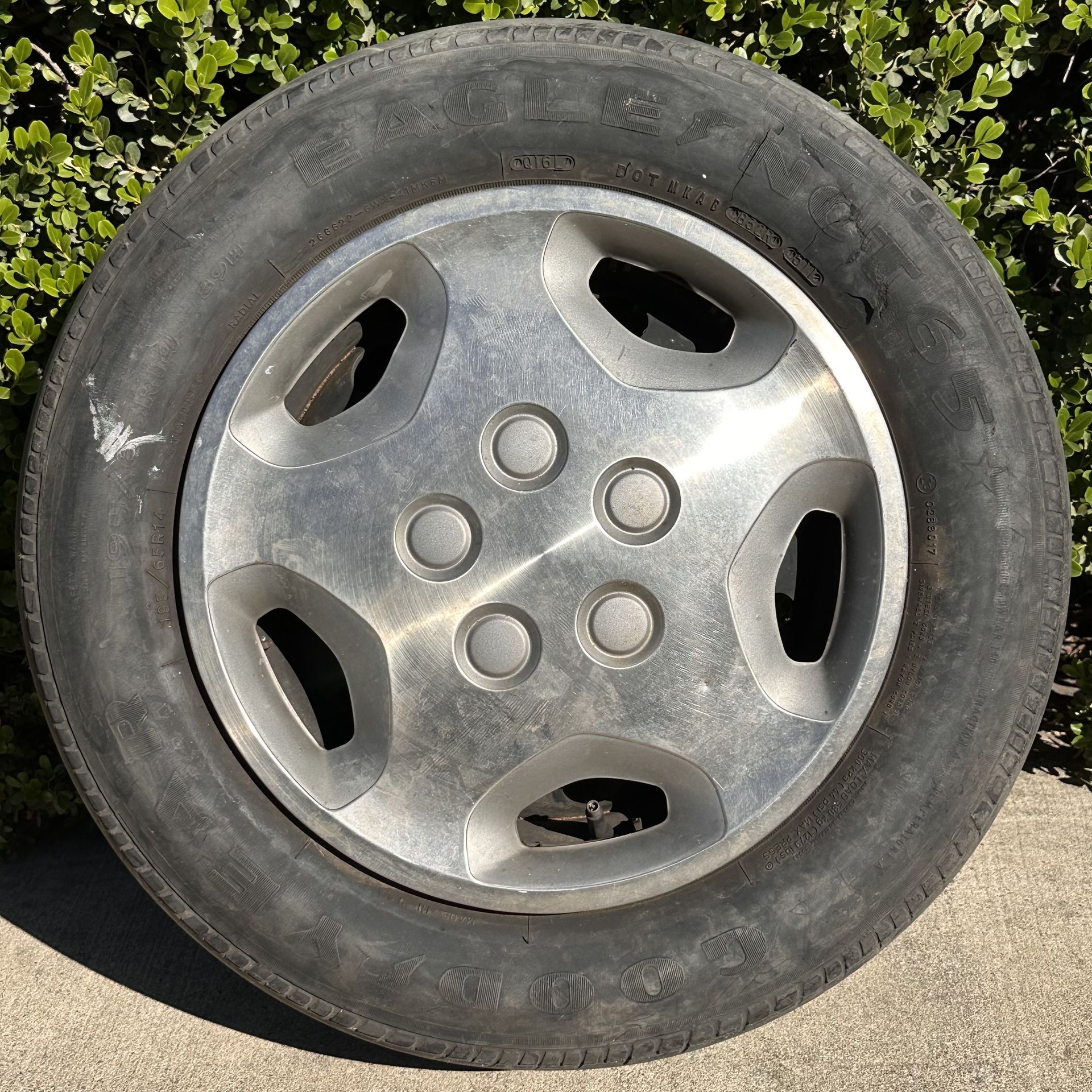 '92-95 Toyota Pickup 4X2 14" Wheel Rim bad tire no moreHubcap Cover sold 61067 replacement stock OEM factory 14 inch