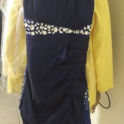 A short prom dress size 11 - small fit