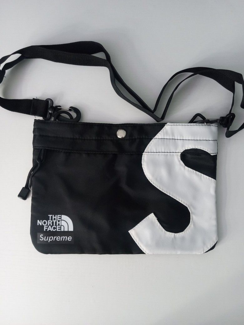 Supreme X The North Face Shoulder Bag