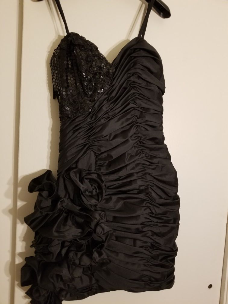 Taffeta and sequins short cocktail dress, Size 6