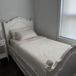 Twin Bed With Trundle 