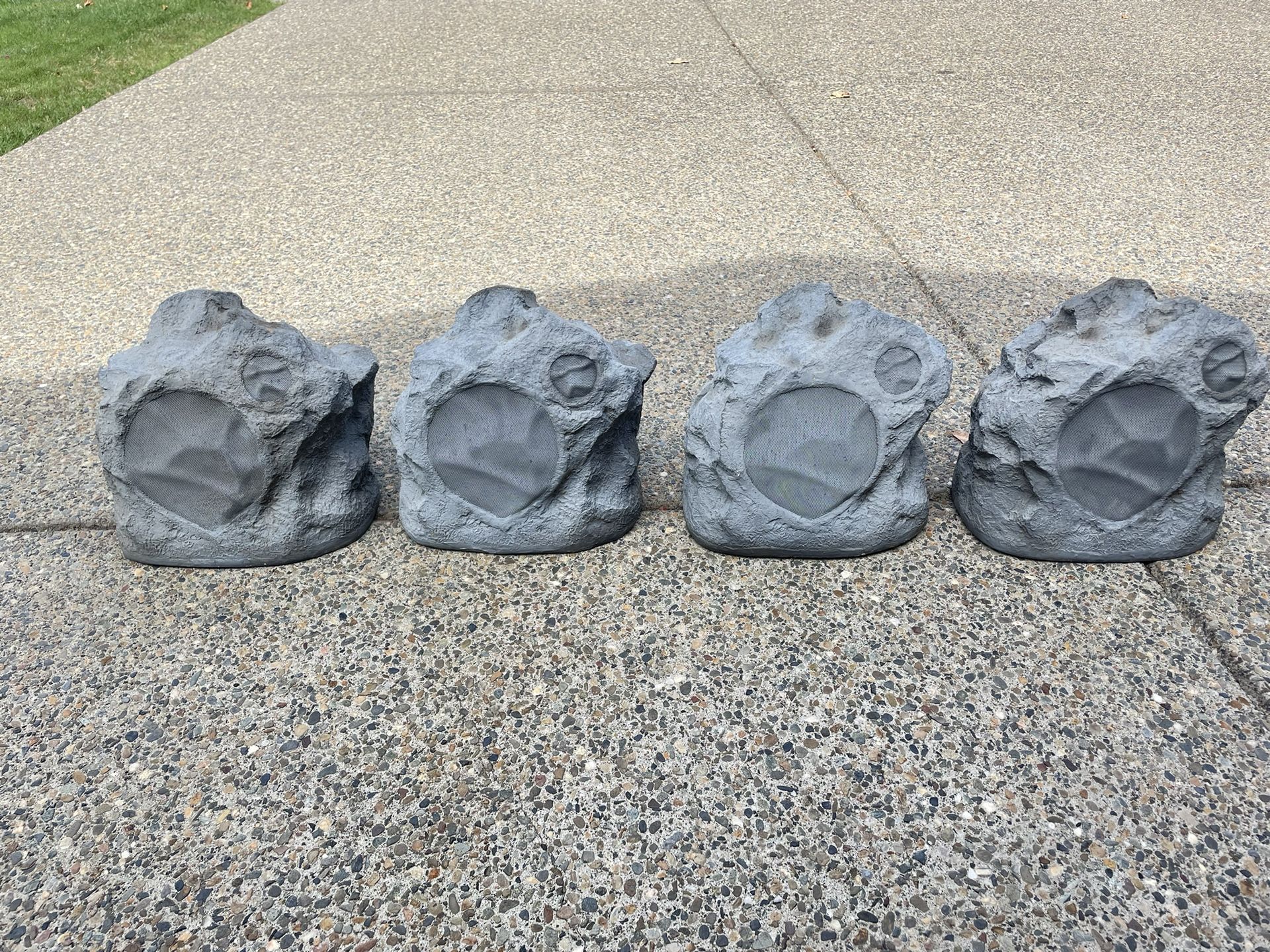 Niles Rock Outdoor Speakers (4) RS6 Pro