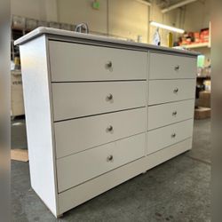 Dresser/ Eight drawers dresser
