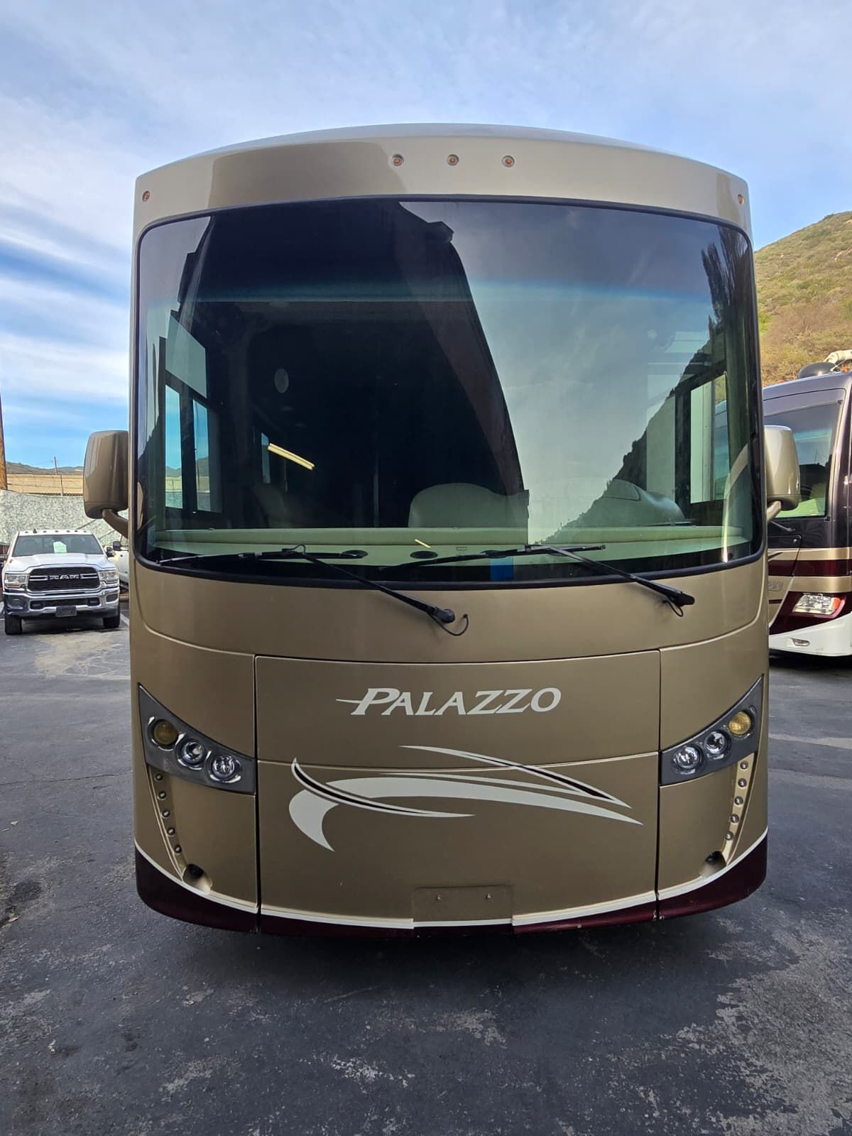 2017 Thor Motor Coach Palazzo 33.3