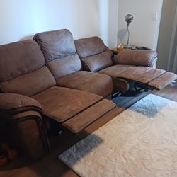 3-Seater Reclining Sofa – Great Condition & Super Comfy