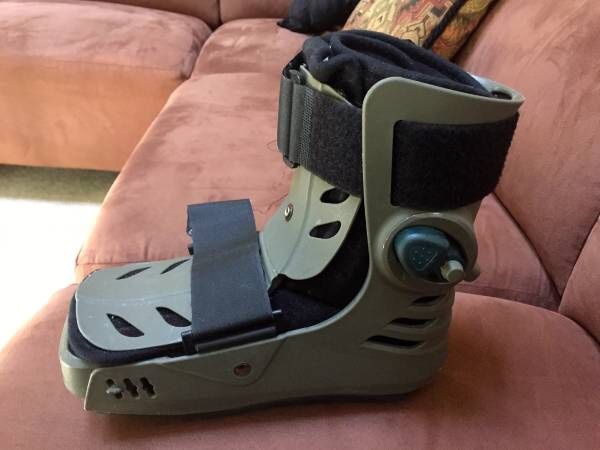 Cast Boot- "Lunar Air Walker" (M) and Waterproof Boot Cover