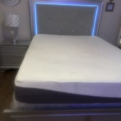 Queen Size Bedroom Set 