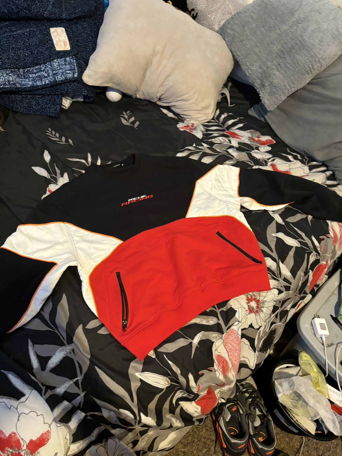 Vie Riche Racing Sweater