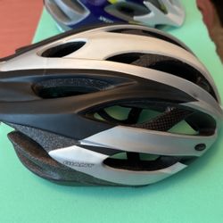 Men’s GIANT Helmet 