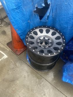 Fuel Vector wheels 8 Lug 18”